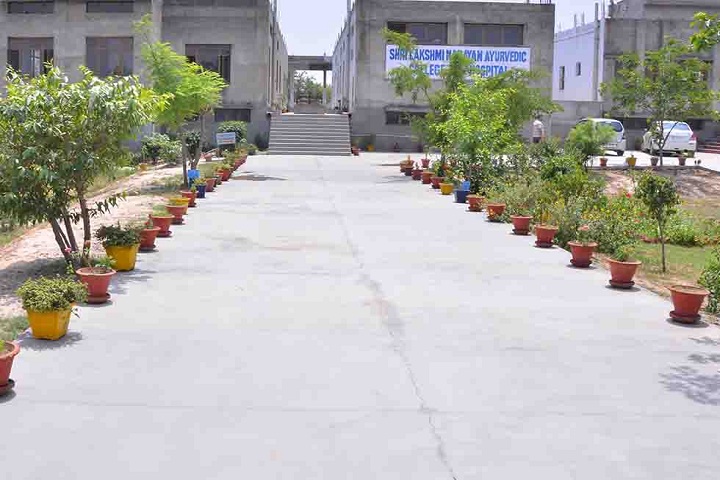 https://cache.careers360.mobi/media/colleges/social-media/media-gallery/19647/2018/12/18/Campus View of Shree Lakshmi Narayan Ayurvedic College Amritsar_Campus-View.jpg